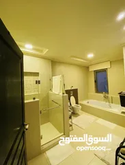  12 فيلا متلاصقه للبيع في اجمل مواقع واعلى نقطه في ظهير بناء شخصي وليس تجاري