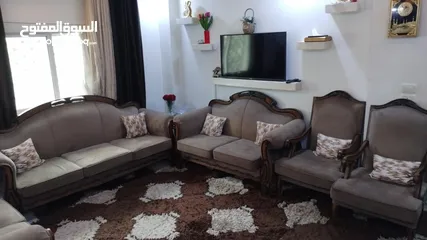  1 طقم كنب ل البيع بحاله ممتازه