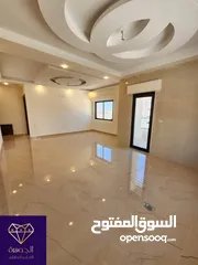  30 طابق اخير مع روف دوبلكس فاخر لم يسكن لقطه وبسعر مغري جداااا في اجمل مناطق الجاردنز قرب شارع المدينة