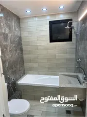  5 بيت مستقل للبيع