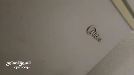  2 فريزر بطح للبيع شغاله وضعها ممتاز الحمدلله