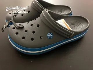  2 Crocs Original
