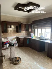  2 شقة سكنية للبيع طابق اول مساحة 150 متر في منطقة طبربور خلف ليالي الشرق و خلف بيت معان في شارع الحج