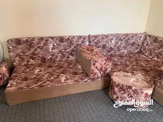  4 فرش للبيع موجود بأريحا بسعر جيد