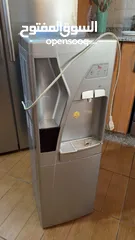  1 كولو ماء بحالة الوكاااااااااااالة نوع ستار ولا غلطة مع حافظة سفلية ومكان للكاسات