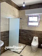  11 شقة اللبيع في حي السلام خلف شيل بوكر تتكون من غرفتين صاله حمام مطبخ وبلكوني دور رابع