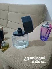  7 زجاجات عطور فارغة 50علبة للبيع بسعر مغري