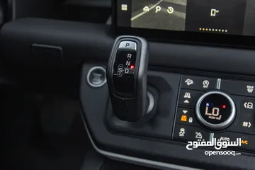  24 Land Rover Defender 2022 Gasoline Black edition