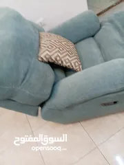  9 كرسي ريكلاينر أمريكي مستورد للبيع بحالة ممتازة جداً مريح جداً ومثالي للاسترخاء