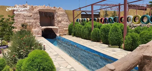  3 مزرعة فاخرة جدا مع بركة سباحة وملاعب في منطقة حوارة . جنوب عمان بسعر مميز