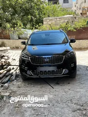  1 كيا سورنتو 2018 ترخيص 2017 سيارة مميزة  اضافات +++  لا ينقصها ولا اضافه سيارة في حالة الوكالة
