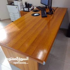  2 مكاتب مستعملك بحالة الوكالة للبيع