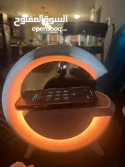  4 Led wireless charging speaker مكبر الصوتLED شحن لاسلكية بالحجم الكبير الاكبر في الأسواق .