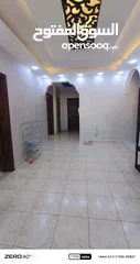  16 للبيع شقه طابقيه اسكان جديد وحالة شقه ممتاز جدا بحاجه لدهان فقط 3 غرف ومعيشى ومنهم غرفه ماستر ......