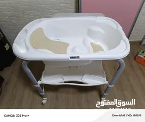  2 حوض الاستحمام للاطفال مع قاعدة غيار للبيبي