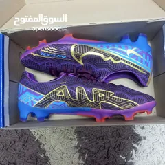  1 السلام عليكم اخوتي بوط اير زوم اصلي ونسخه لاعب للبيع نمره 42 وبلبس اكبر