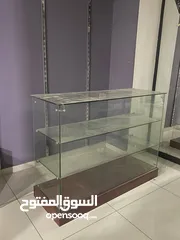  12 فاترينت وملكانات وستاندات ورفوف للبيع في نابلس