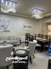  11 شقة فاخرة للبيع 180 متر مع حديقة 200 متر و شلال و مطبخ فخم راكب و سخان شمسي  غير مفروشة - من المالك