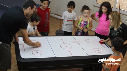  1 طاولة هوكي لعبة ممتعة للجميع عالية الجودة و كبيرة و مناسبة لجميع افراد العائلة Air Hockey Table.