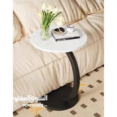  10 طاولة جانبية مستديرة شكل C – تصميم عصري أنيق، خشب MDF وهيكل حديد متين، تتحمل 20 كغم مثالية وانيقة