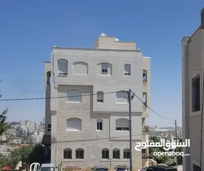  3 عماره  كامله للبيع 6 طوابق يوجد فيها 20شقه بيرزيت  مساحه الارض دونم