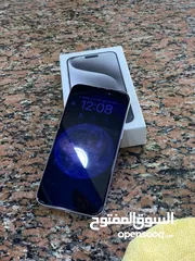  4 للبيع أيفون 15 برو ماكس  ابيضّ سعة التخزين 256 الجهاز شبه جديد مع كرتونة وشاحن وبدون أي خدوش استخدم