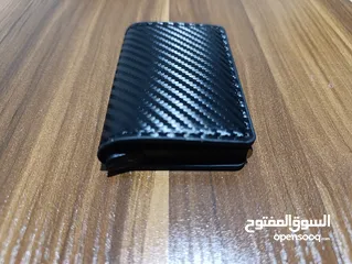  16 حافظة بطاقات معدن مع محفظة جلد مميزة لون اسود كاربون فايبر مميز