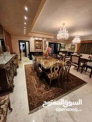  6 فيلا قابلة للتحويل تجاري مكاتب للبيع في عبدون بمساحة بناء 700م