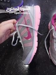  2 حذاء رياضي نايك NIKE للمشي والجري لمسافات طويله مريح جدا اصلي مقاس 39 استعمال خفيف بحال الوكاله مريح