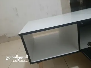  8 طاولت تلفزيون مستعمله