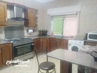  19 شقة للبيع طابق اول  مساحة 137م في ضاحية الامير حسن 3 غرف نوم  الشقة بحالة ممتازة وموقع مخدوم