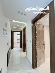  22 شقة شبه ارضي مساحة 200م وحديقة 250م مميزة للبيع بخلدا بسعر مميز تشطيبات مميزة (مشروع 111)