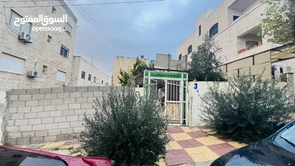  1 بيت قديم على ارض 313 متر في ابو نصير اصهى الفقير للبيع