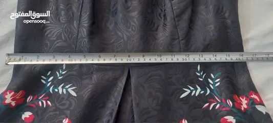  5 فستان سهرة أسود فخم ماركة femi9 مقاس XL ، موَرّد من أسفل ، جديد غير ملبوس .