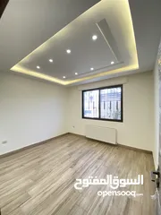  19 شقة فاخر شبة ارضي في طريق المطار الحويطي 170 متر داخلي و خارجي 170 متر بسعر مميز وتشطيب فلل