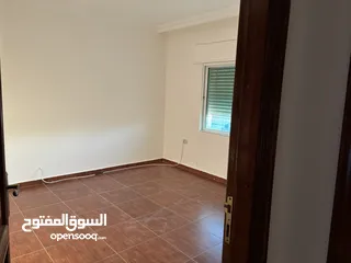  8 بيت للايجار