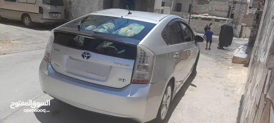  8 بريوس 2011