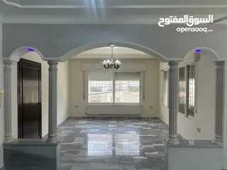  3 فيلا مميزه للبيع ، ثلاث طوابق/ كل طابق مدخل مستقل