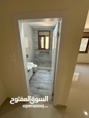  13 ثلاث غرف غير مفروشة للايجار