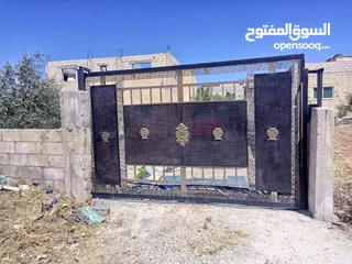  23 منزل للبيع مكون من طابقين الموقع اربد النعيمة طريق عجلون