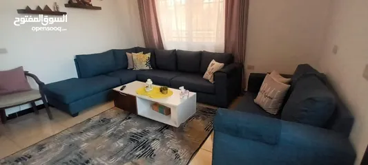  5 كنب كورنر مع طاولة نص مع طاولة شاشة كلهم طقم كامل
