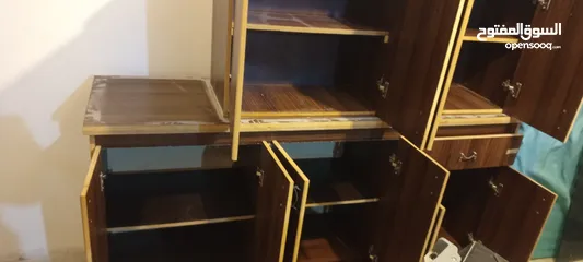  8 خزانه مطبخ تعليق اربع درف والثانية ارضيه ست درف يمكن بيع واحده