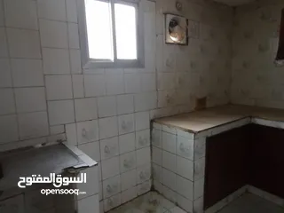  3 منزل عربي في مدينه النهضه العامرات للبيع