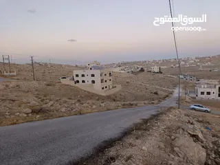  17 قطعة ارض مميزة جدا في ضاحية المدينة