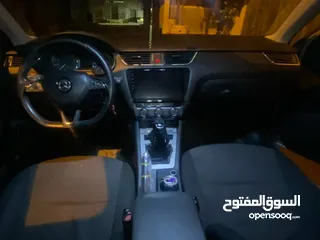  5 اوكتافيا بنزين 1400جيرعادي
