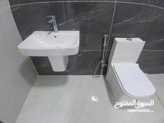  15 شقق مميزه سوبر ديلوكس عماره جديده خلف مطعم عرب قرب الجامعه للايجار مفروشه او غير مفروشه بعقد سنوي