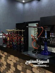  3 طاولات 1m*1m مع اربع كراسي 30 ارجيلة سوري والماني للبيع