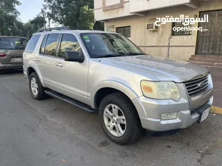  3 Ford Explorer 2010