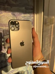  2 ايفون 11 برو ماكس بطاريه 87 مش مغيره شاشه وكاله مش مغيره تلفون نضيف ماشاءالله