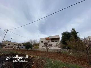  19 بيت مستقل في عجلون عبين من المالك قابل للبدل على ارض او شقة في اربد